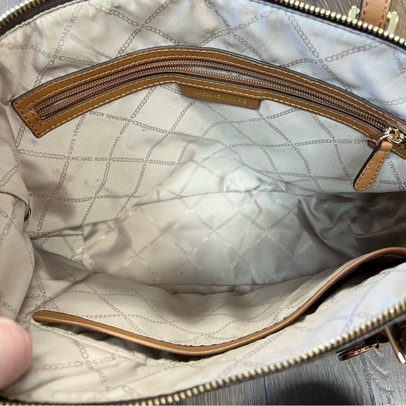 Michael Kors Brown Signature Jet Set Zip Top Tote - Picture 6 of 9